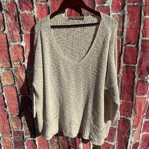 Subtle luxury women’s Oversized knit sweater size 0/S